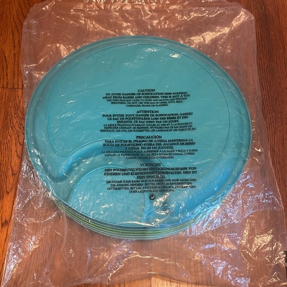 🌸NIP PAMPERED CHEF Outdoor Party Plate - set of 6 - Picture 5 of 7